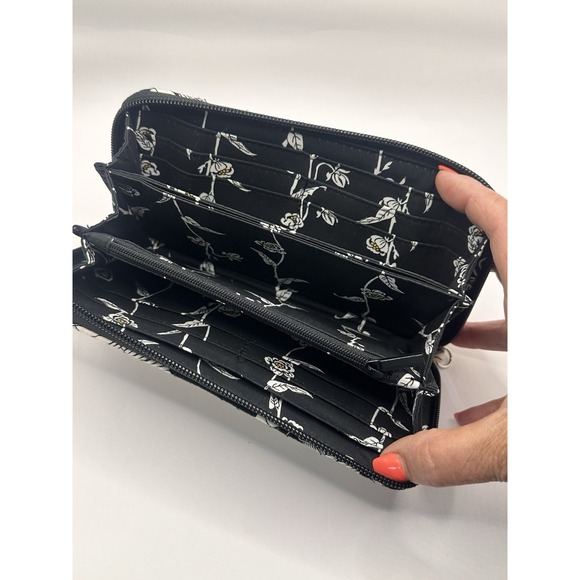 Vera Bradley Black/Wht Floral Zip Around Wallet  Multiple Compartments - Picture 9 of 12